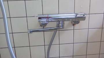 新潟　水漏れ修理　新潟県新潟市　浴室水栓交換TOTO TMGG40E
